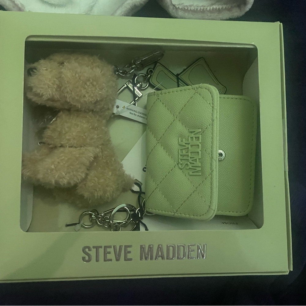 Steve Madden Light Green Quilted Keychain Set
